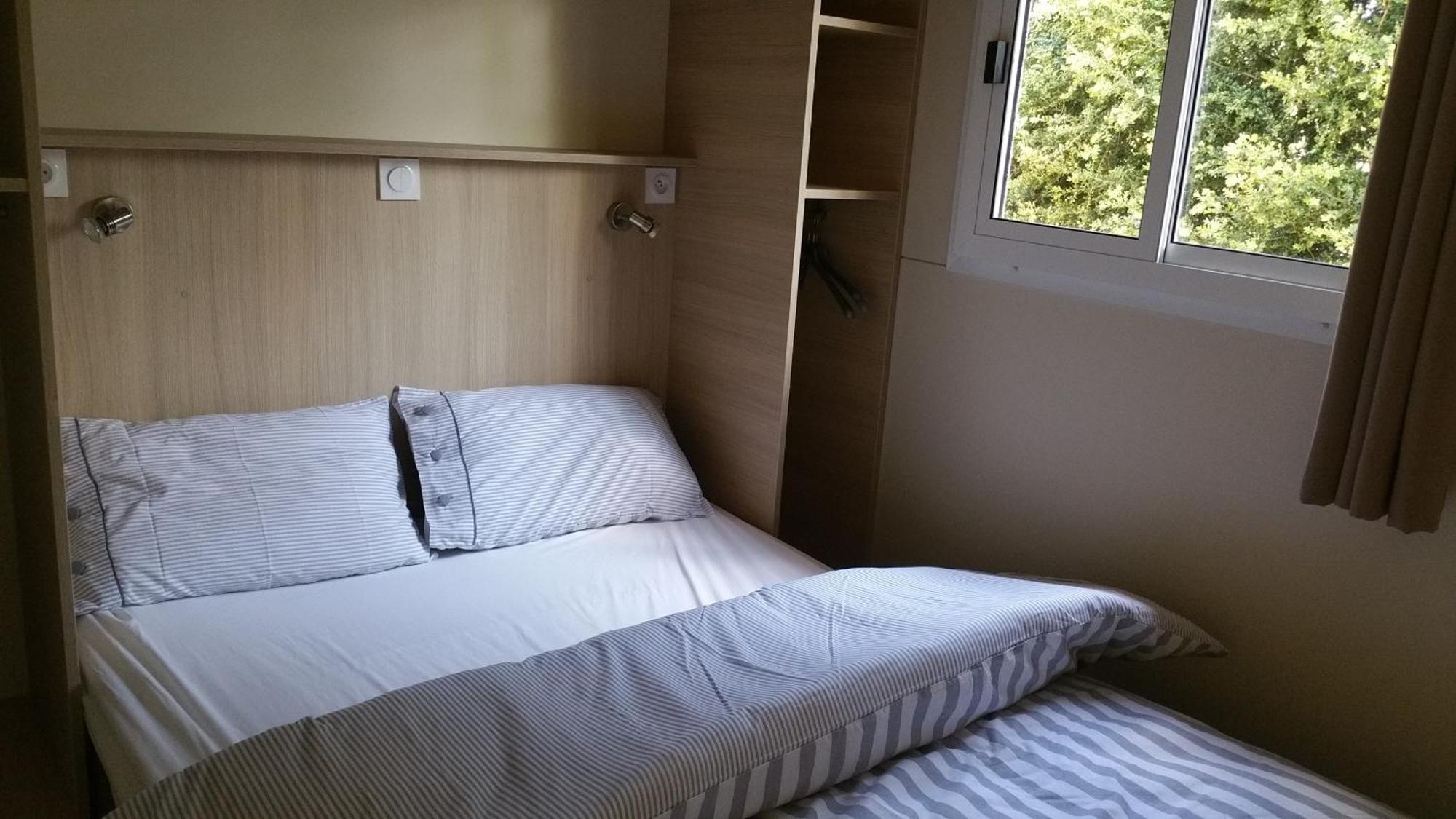 Camping Au Tour De L'Aveyron LʼHospitalet-du-Larzac 객실 사진